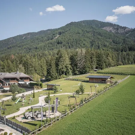 Aparthotel Family Winklwiese 4*